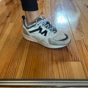 Karhu Fusion 2.0 Size 7.5 Silver/Jet Black